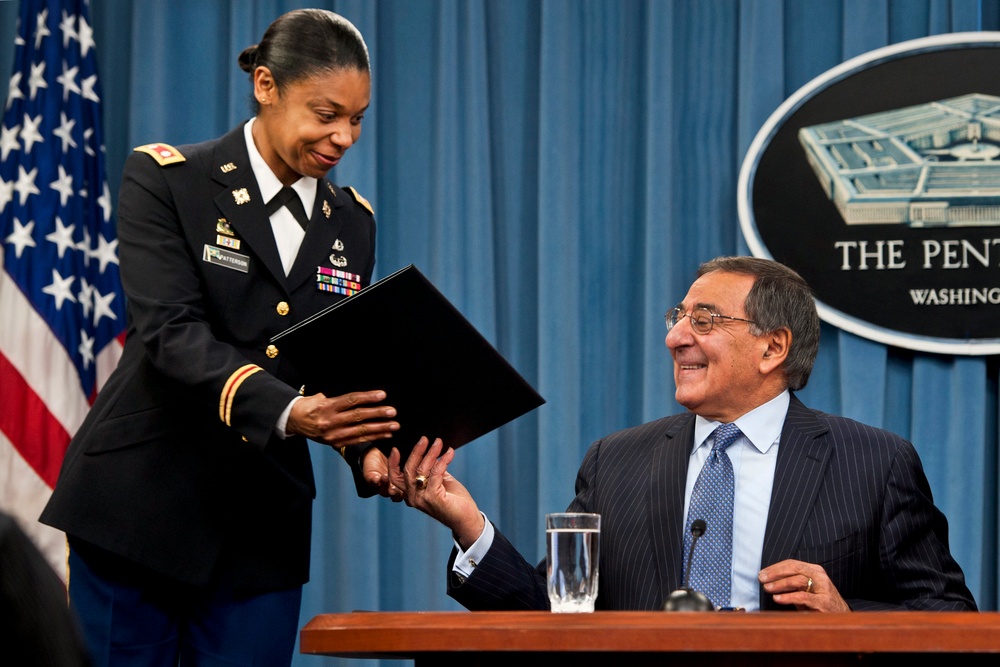 Panetta Lifts Ban on Women in Ground Combat Roles