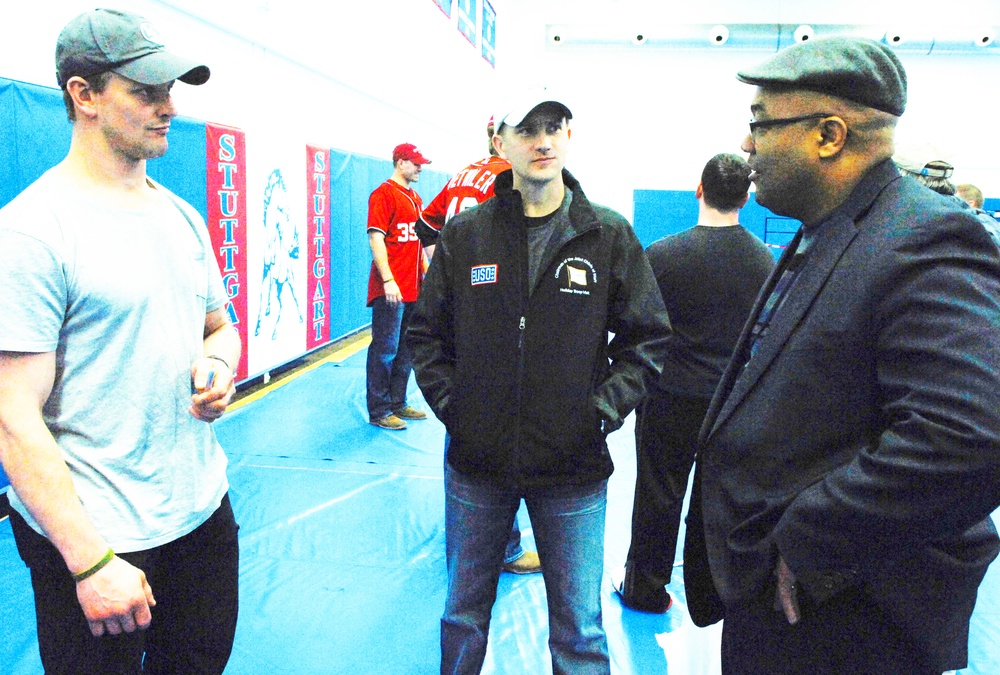 Nonprofit Founder Chats with NHL Player at USO Holiday Tour in Germany