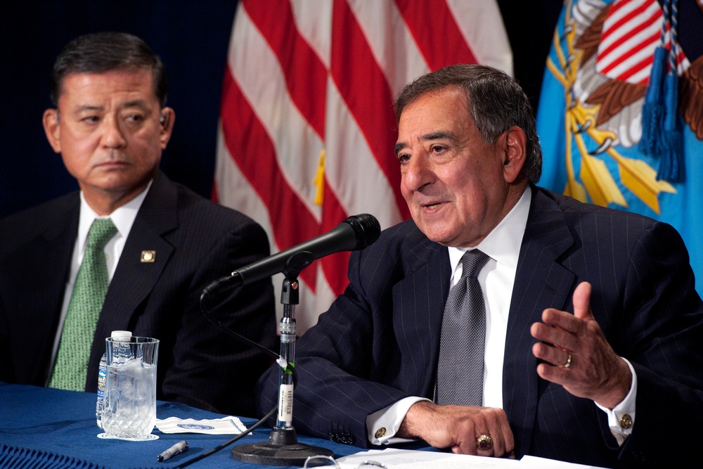 Panetta and Shinseki Discuss Veteran Disability Claims, Other Issues