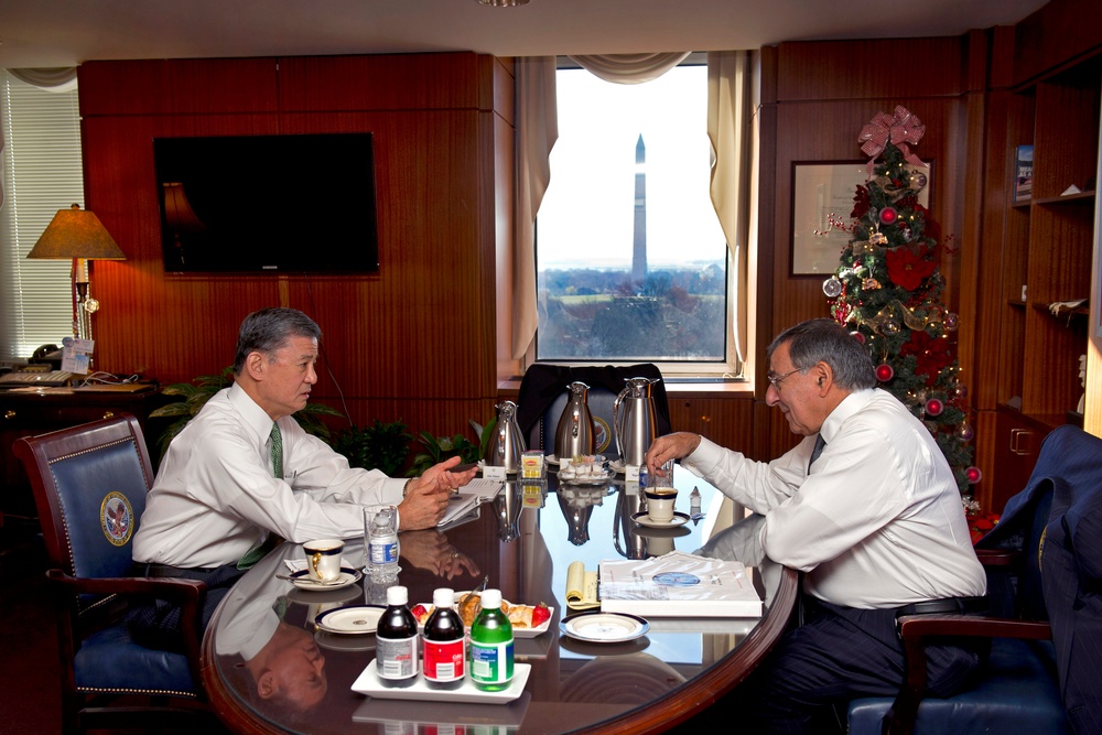 Panetta, Shinseki Discuss Veteran Disability Claims, Transition Assistance
