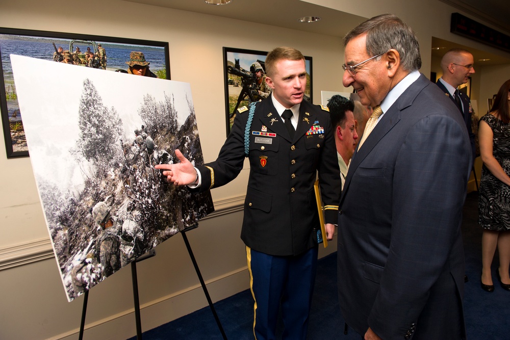 Panetta Honors Soldier-Artists at Pentagon Ceremony