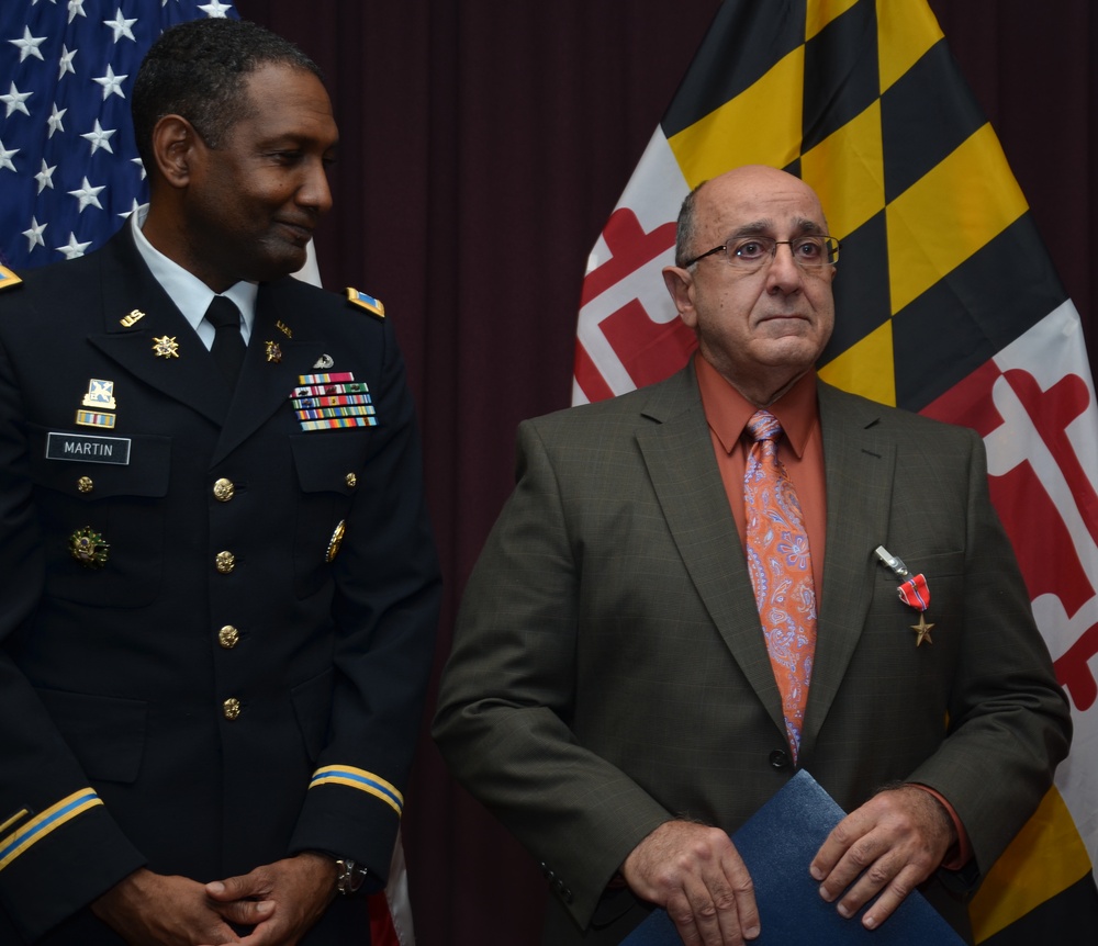 Army Veteran Awarded Bronze Star for Valor at DINFOS Ceremony
