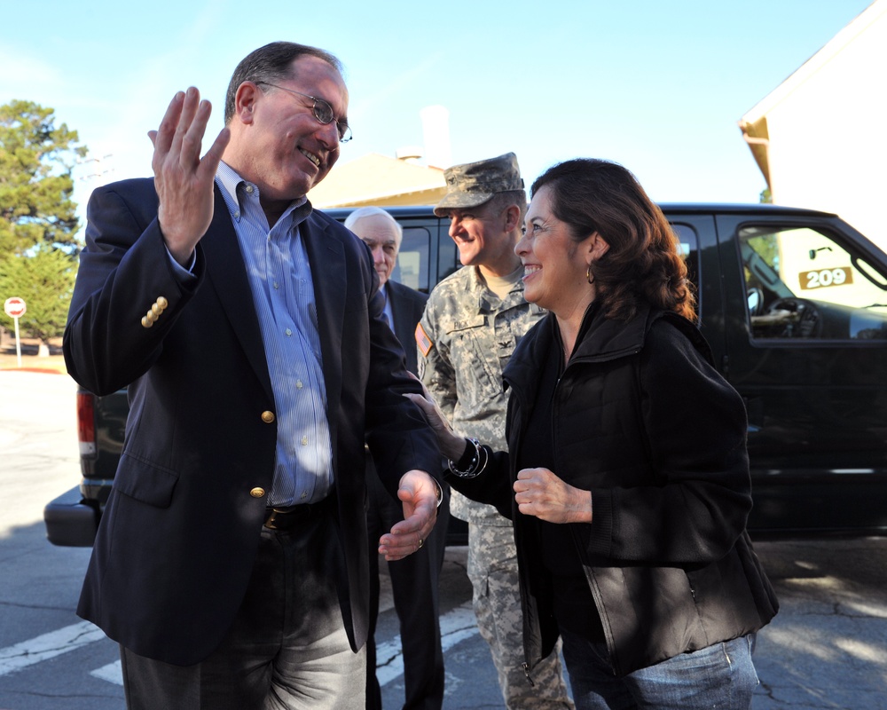 Undersecretary Vickers Reconnects with Former Spanish Instructor at Defense Language Institute