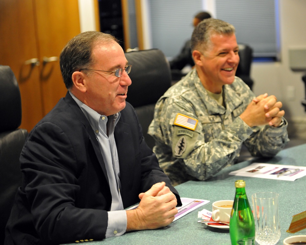 Defense Intelligence Official Visits Language Training Center