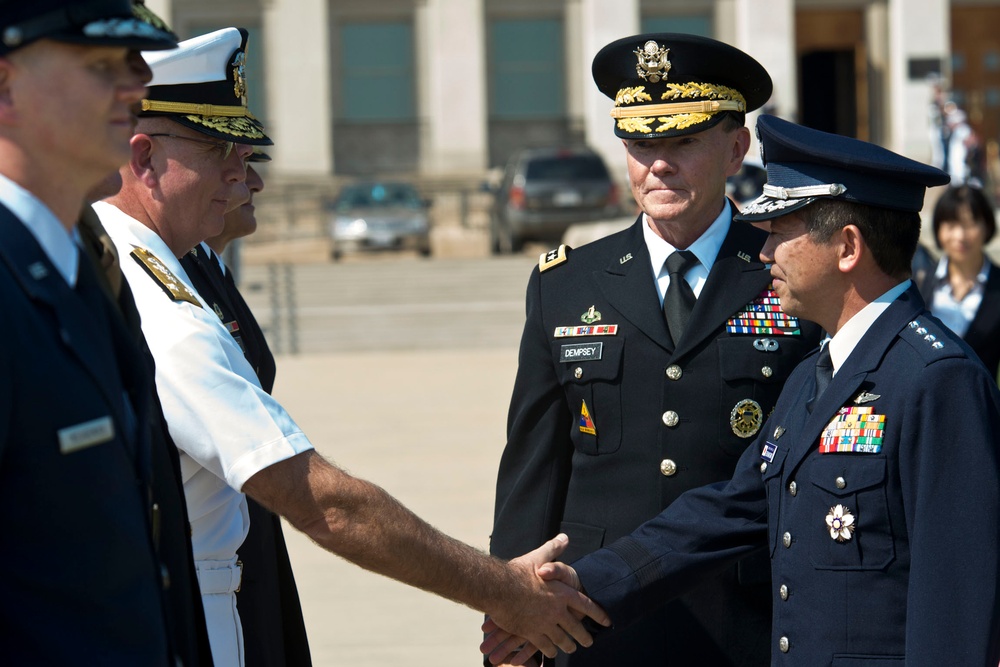 U.S. and Japanese Military Leaders Meet at the Pentagon