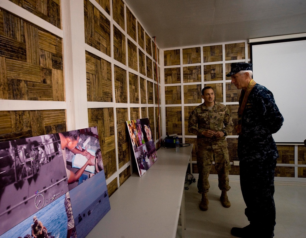 JSOTF-P Soldier Briefs PACOM Commander on Humanitarian Efforts in Philippines