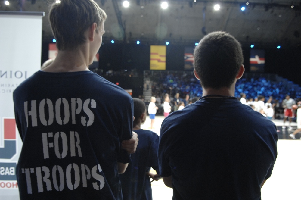 U.S. Women's Basketball Team Hosts Clinic for Military Families