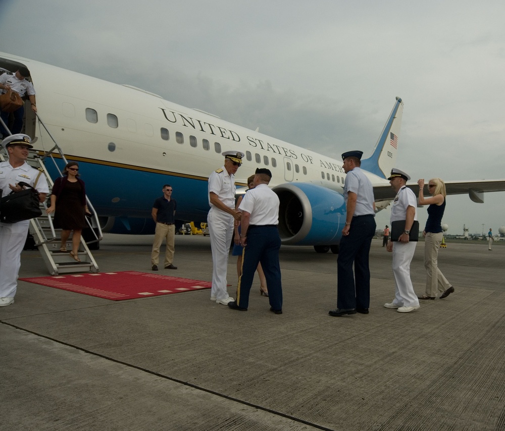 U.S. Pacific Commander Visits Philippines for Military Talks