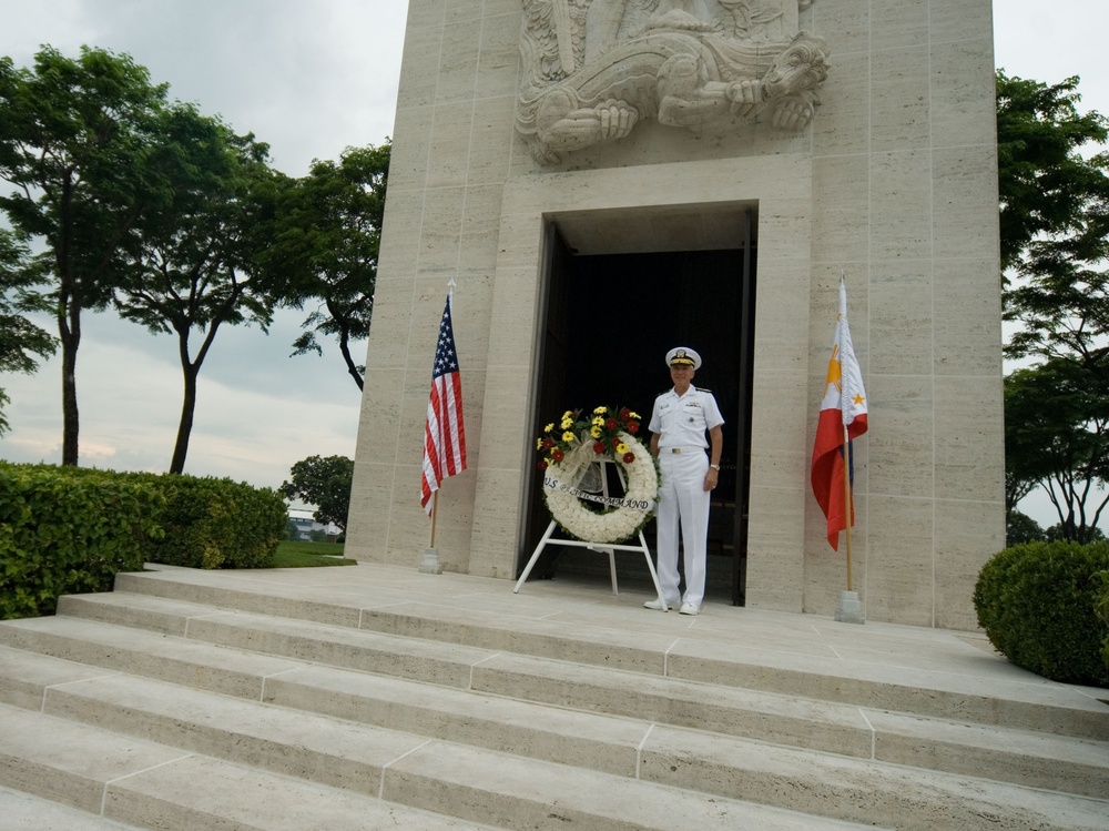 U.S. Pacific Commander Honors Fallen Troops at Manila Cemetery