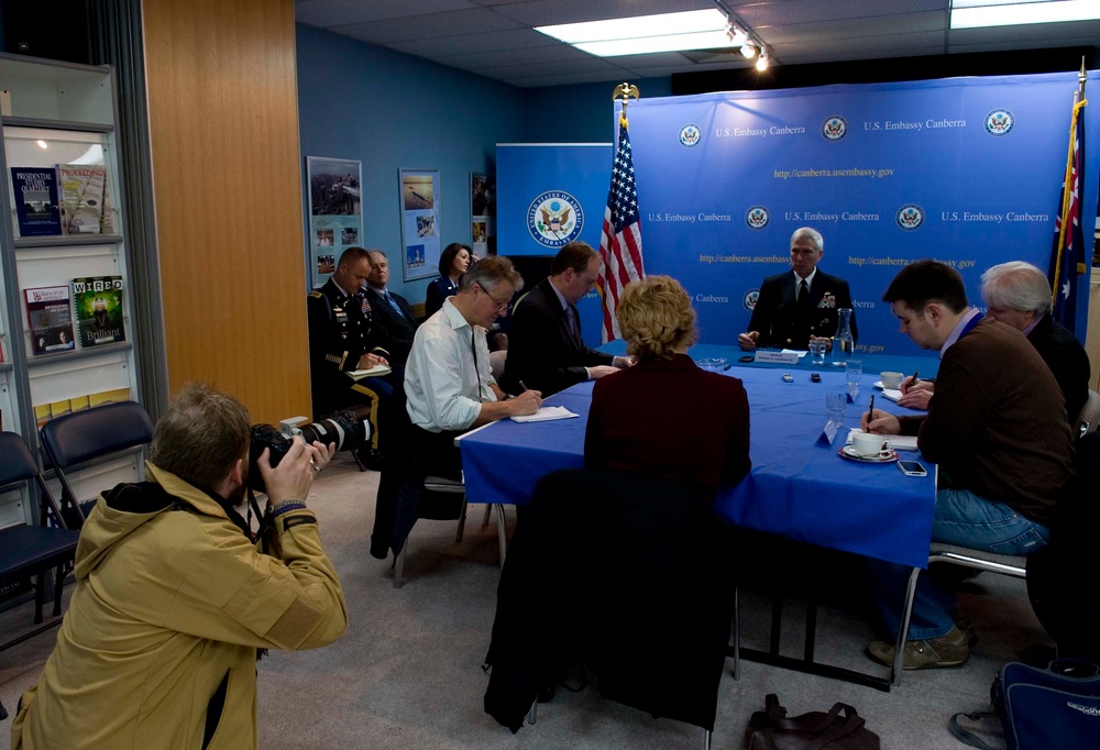 U.S. Pacific Commander Meets with Australian Reporters