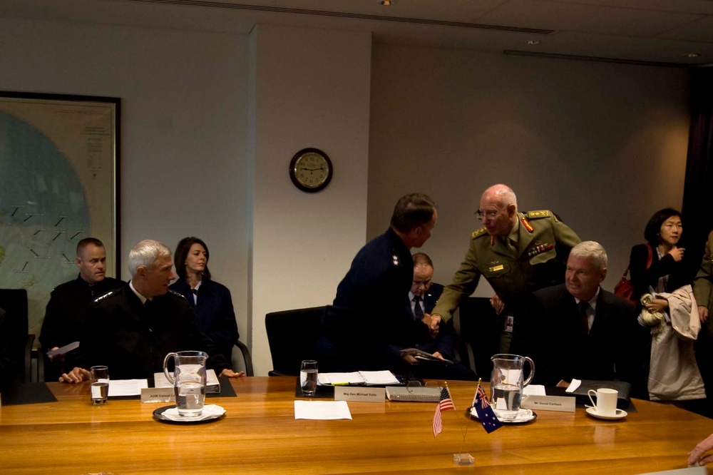 U.S. and Australian Military Leaders Meet in Canberra