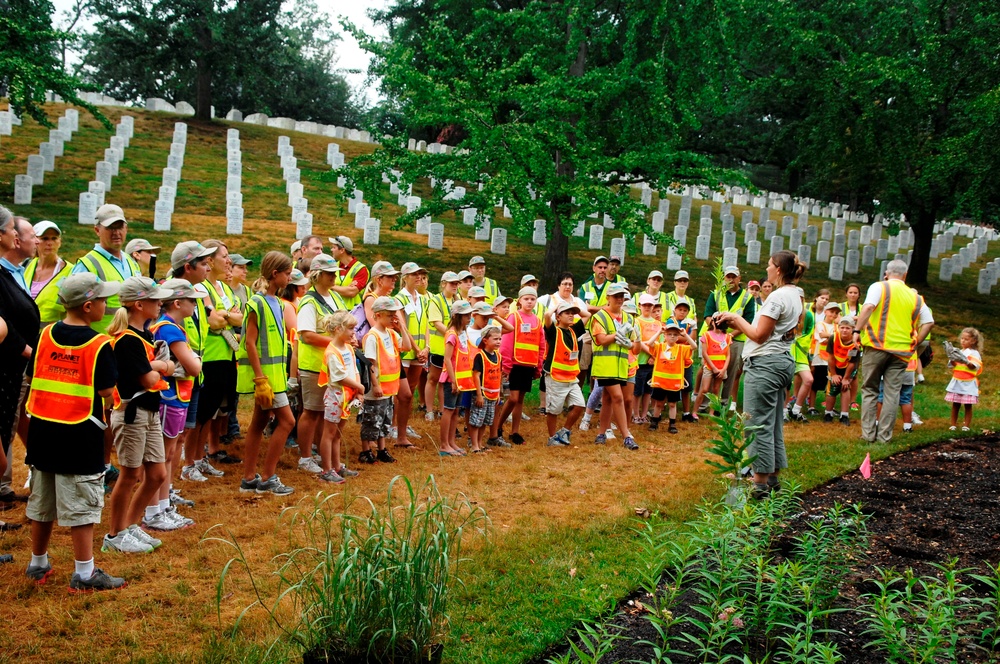 Horticulturist Teaches Children About Monarch Butterfly Habitat at Arlington National Cemetery