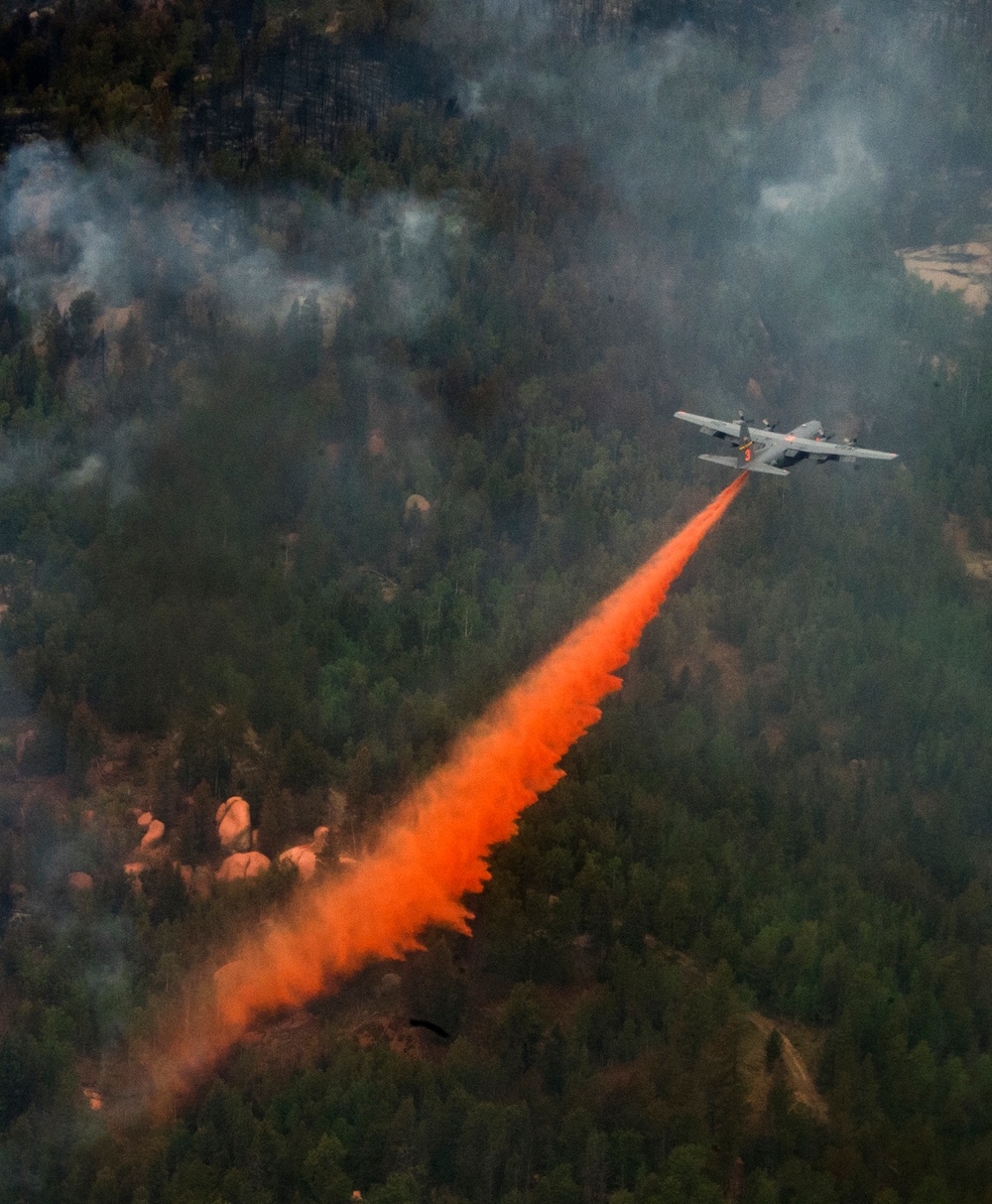 Wyoming Air National Guard Aids Firefighting Efforts in Colorado