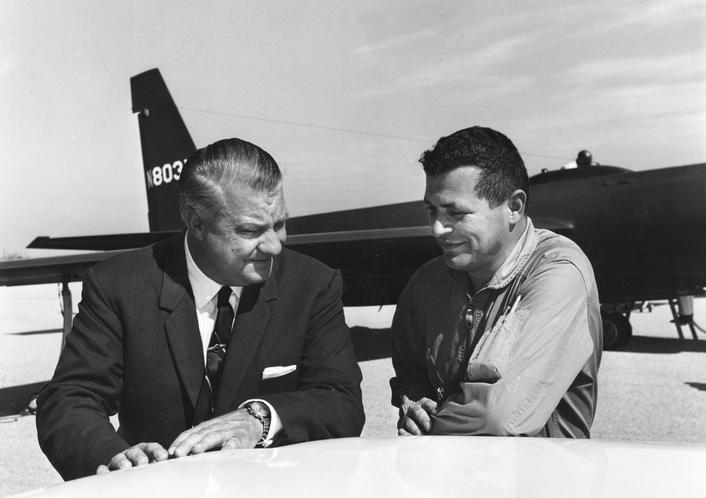 U-2 Pilot Francis Gary Powers Reunited with Designer Kelly Johnson in 1966