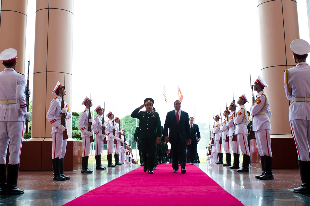 U.S. and Vietnamese Defense Leaders Meet in Hanoi