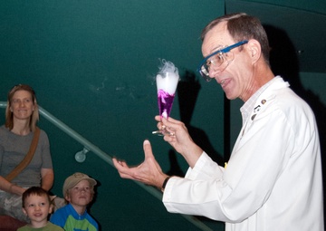 Chemistry Whiz Uses Magic to Teach