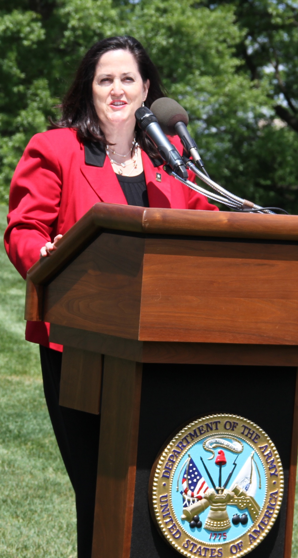 Army Official Highlights Arbor Day Sapling Planting at Arlington National Cemetery