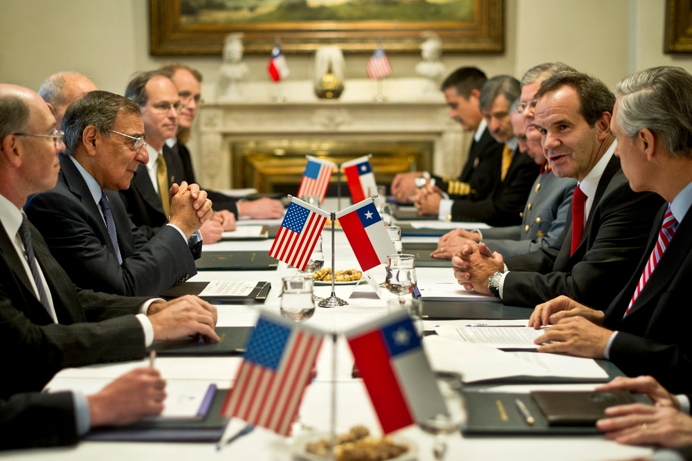 Panetta Meets with Chilean Defense Minister in Santiago