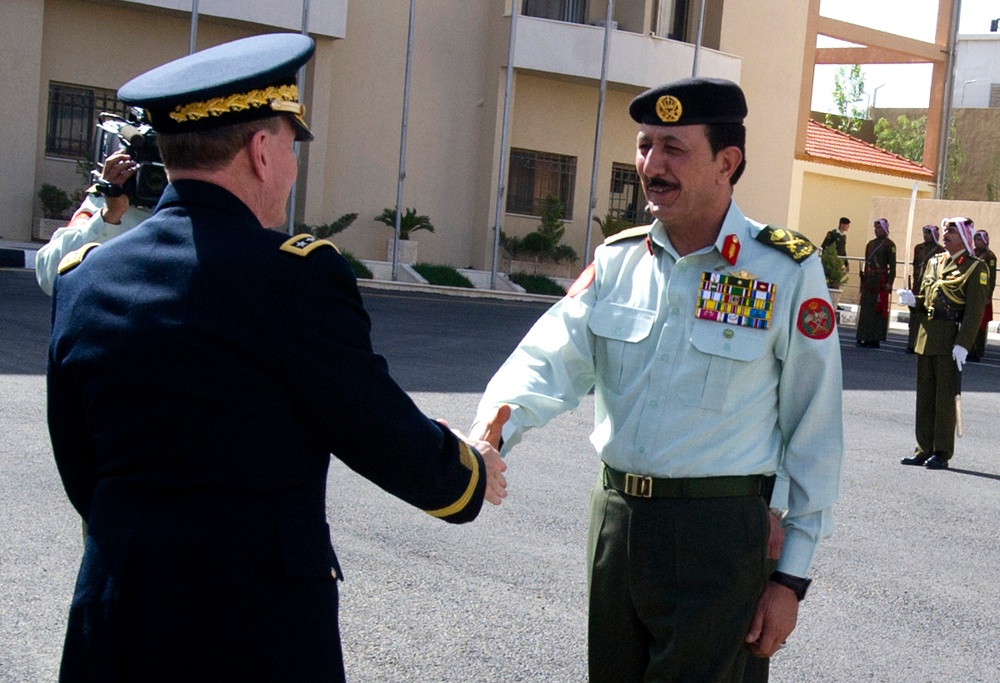Dempsey Meets with Jordanian Counterpart to Discuss Regional Security