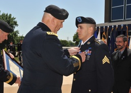 Army Chief Honors Sgt. Pereira with Distinguished Service Cross