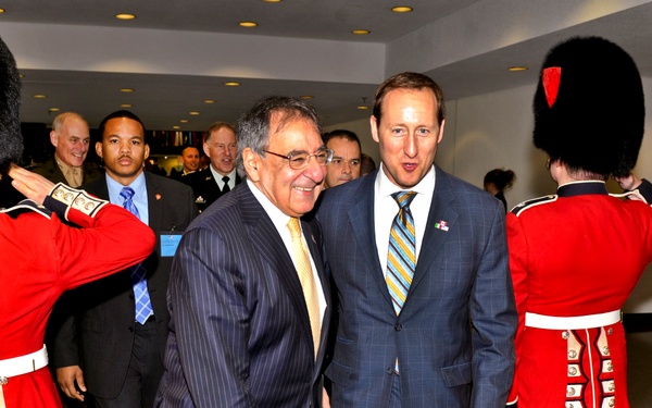 Panetta, MacKay Proceed to Trilateral Defense Meetings in Ottawa