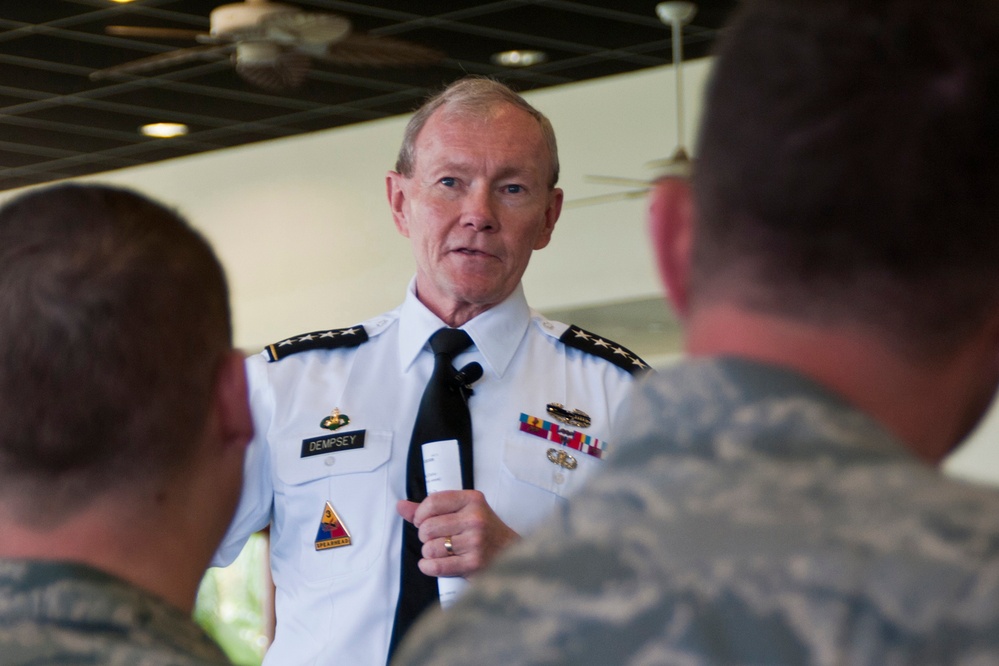 Dempsey Addresses Sailors, Airmen at Pearl Harbor-Hickam Town Hall