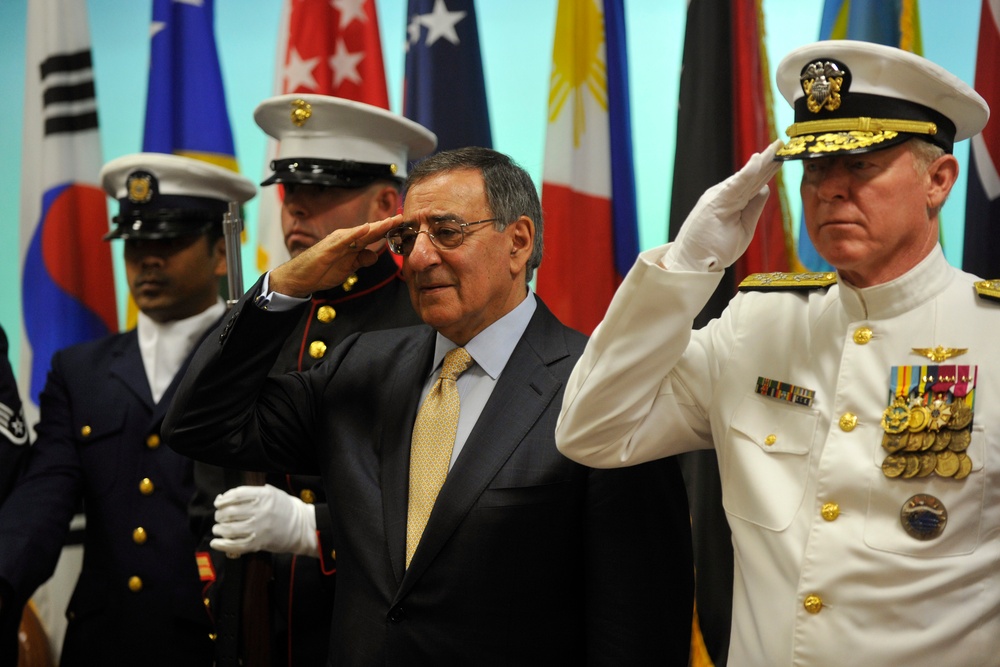 Panetta Salutes as Locklear Takes Command of U.S. Pacific Forces