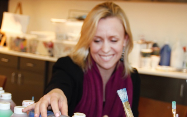 Creative Arts Therapist Helps Service Members Heal Through Art at Walter Reed