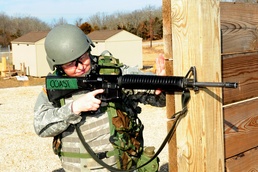 Army Sgt. Completes Basic Combat Training at Fort Leonard Wood