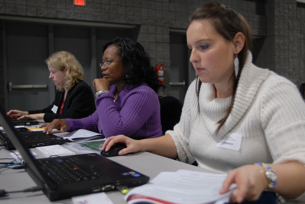 Military Spouses Prepare for Job Search at Hiring Event