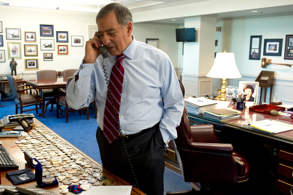 Panetta Commends Navy for Rescuing Iranian Sailors from Pirates