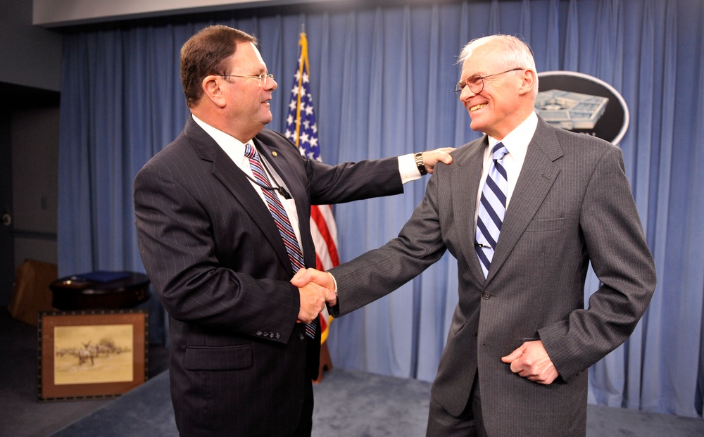 Longtime Pentagon Photographer Retires After 37 Years of Service