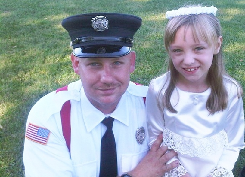 National Guard Medic Reunites with Daughter for Christmas After Kosovo Deployment