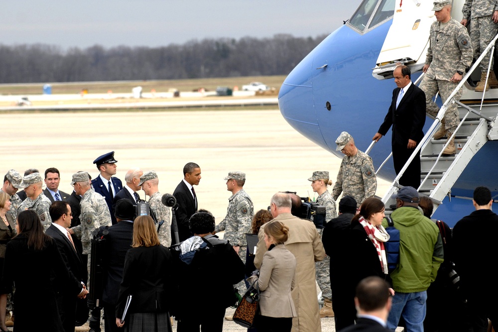 Obama Welcomes Home U.S. Troops from Iraq