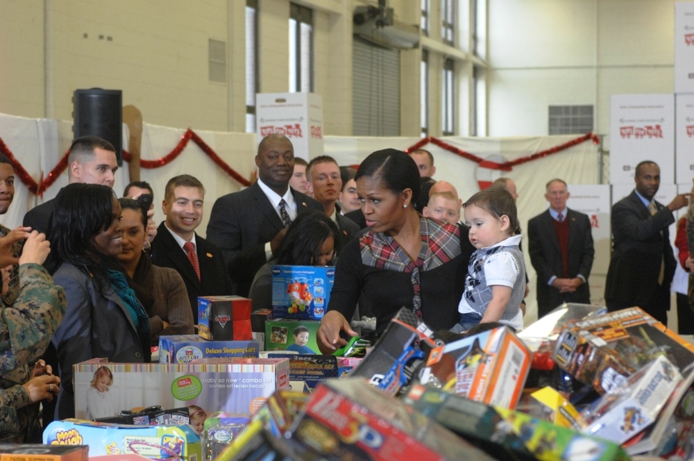 First Lady Spreads Holiday Cheer at Military Toy Drive