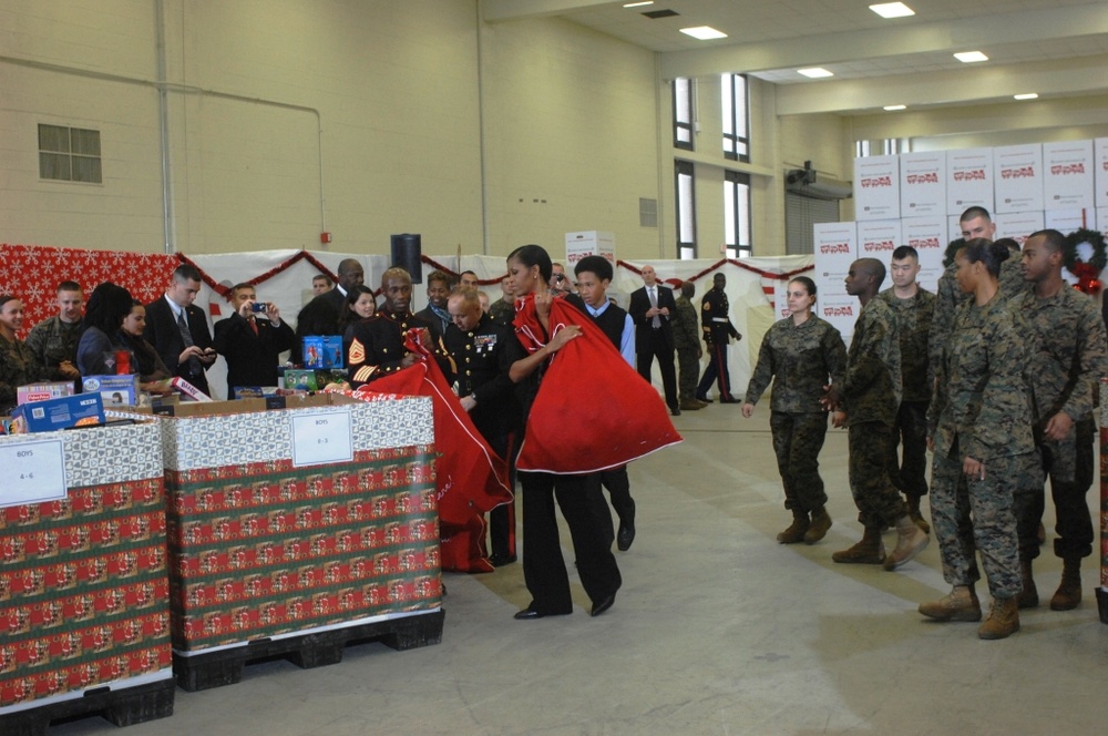 First Lady Joins Marines to Sort Toys for Charity