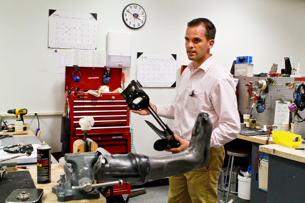 Prosthetist Develops Exoskeleton Brace to Aid Injured Soldiers