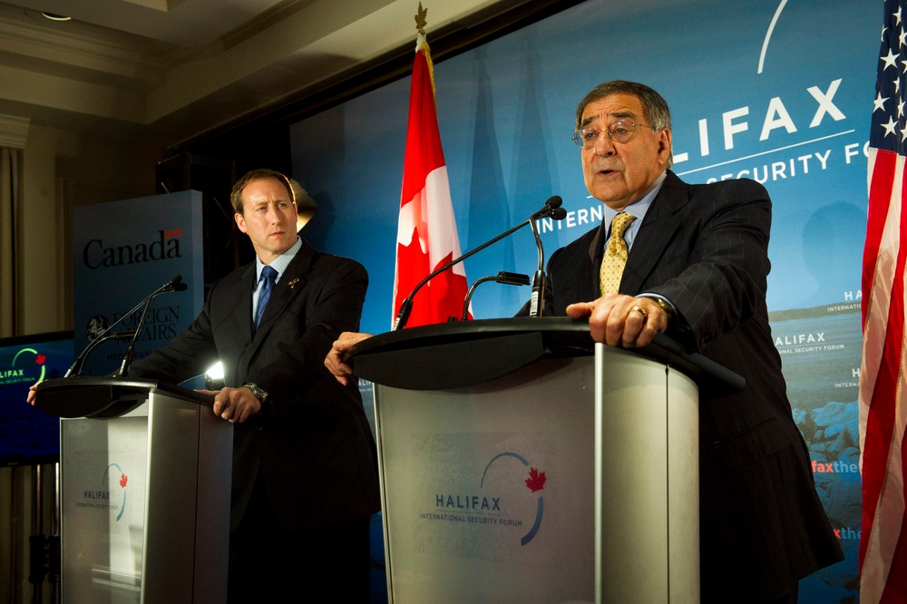 Panetta, MacKay Address Potential F-35 Cuts at Halifax Security Forum