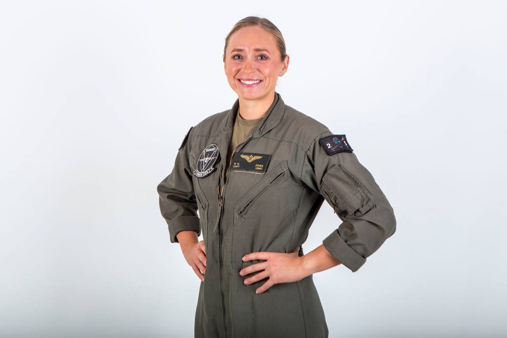 MCAS Miramar Marines pose for Content