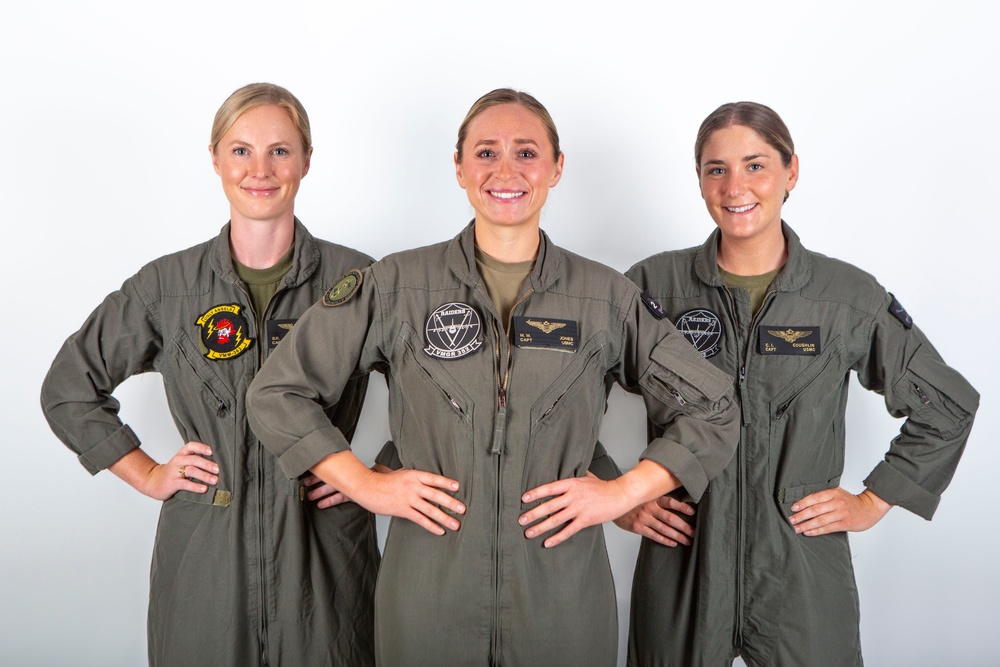 MCAS Miramar Marines pose for Content