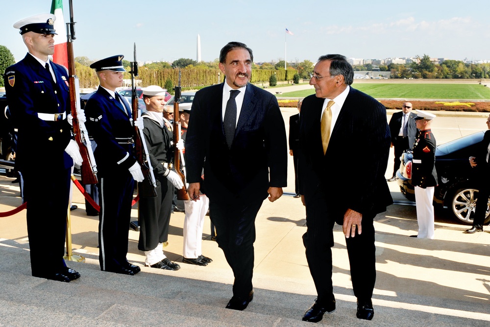 Panetta Hosts Italian Counterpart at Pentagon