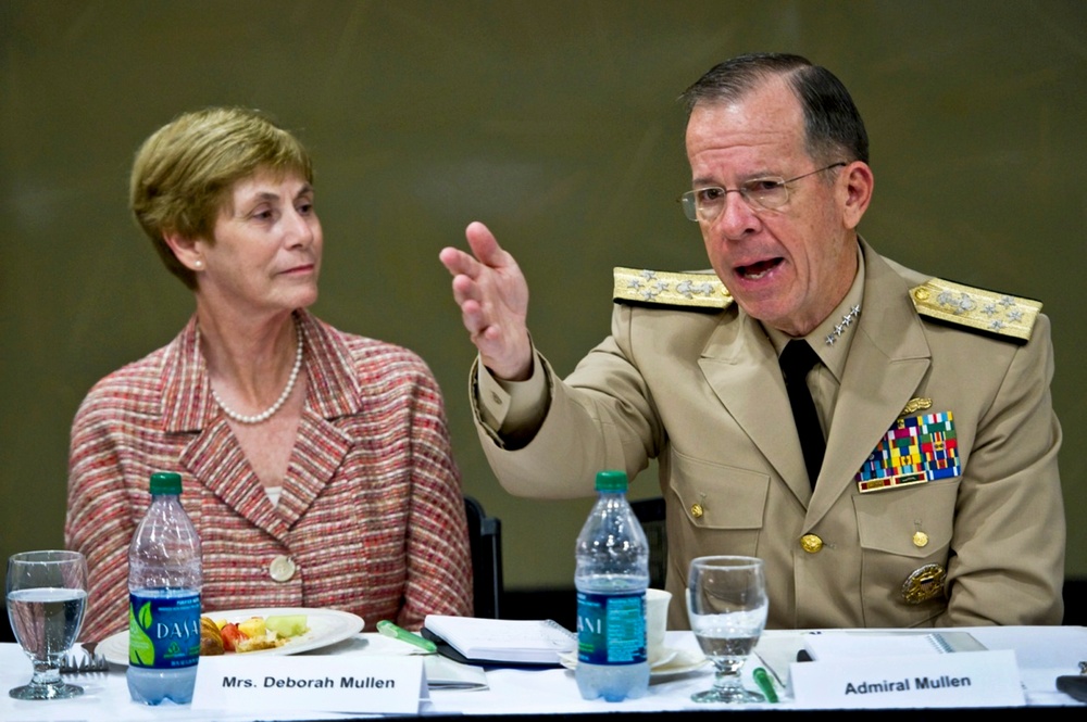 Mullen and Wife Address Leaders at University of Miami