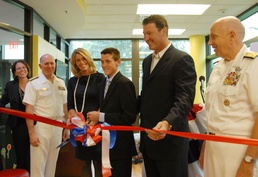 Hockey Star Mario Lemieux Helps Open Warrior Playroom for Military Families