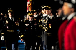 Dempsey Passes Torch to Odierno as New Army Chief of Staff