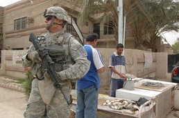Army Veteran Pulls Security Duty in Iraq After 9/11 Service