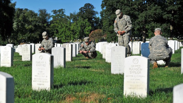 Soldiers Digitize Arlington National Cemetery Records