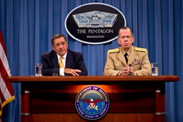 Panetta, Mullen Address Media on Debt Reduction at Pentagon