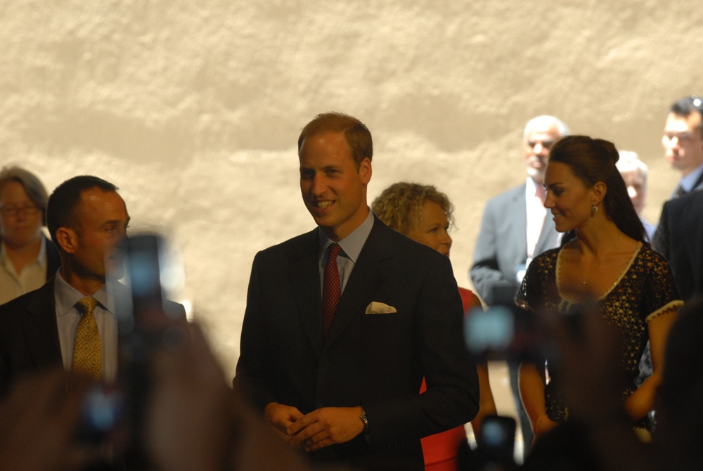 Royal Couple Lends a Hand at Veteran Hiring Fair in California