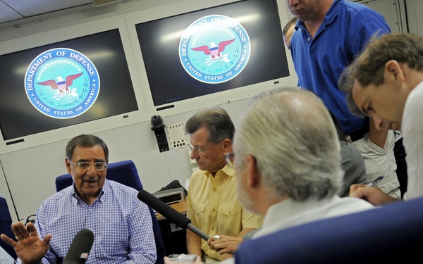 Panetta Meets with Press Aboard E-4B Aircraft