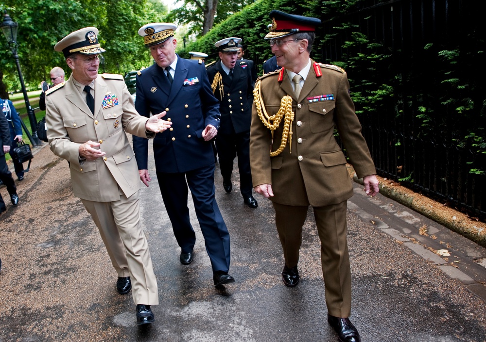 Top Military Leaders Meet in London